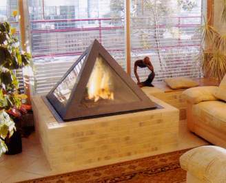 Kephrenpyramidfireplace_2